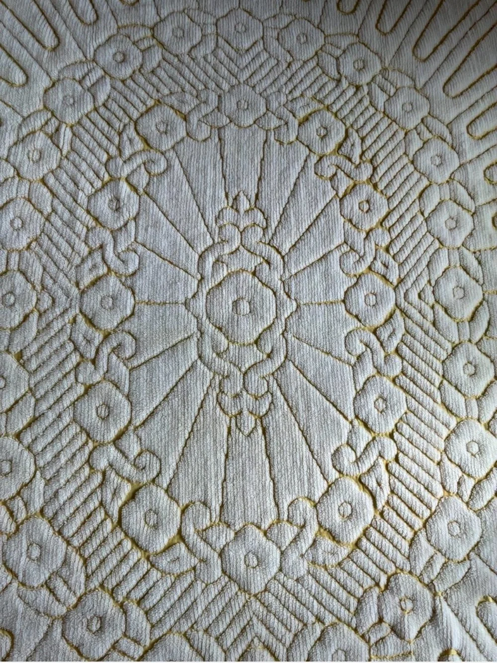 Vintage Chenille Floral Bed Spread White Butter Yellow Fringe Trim Full/Queen